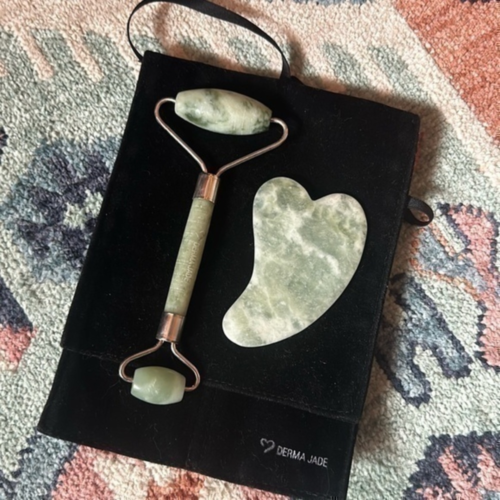 Derma Jade Face Roller and Gua Sha Set